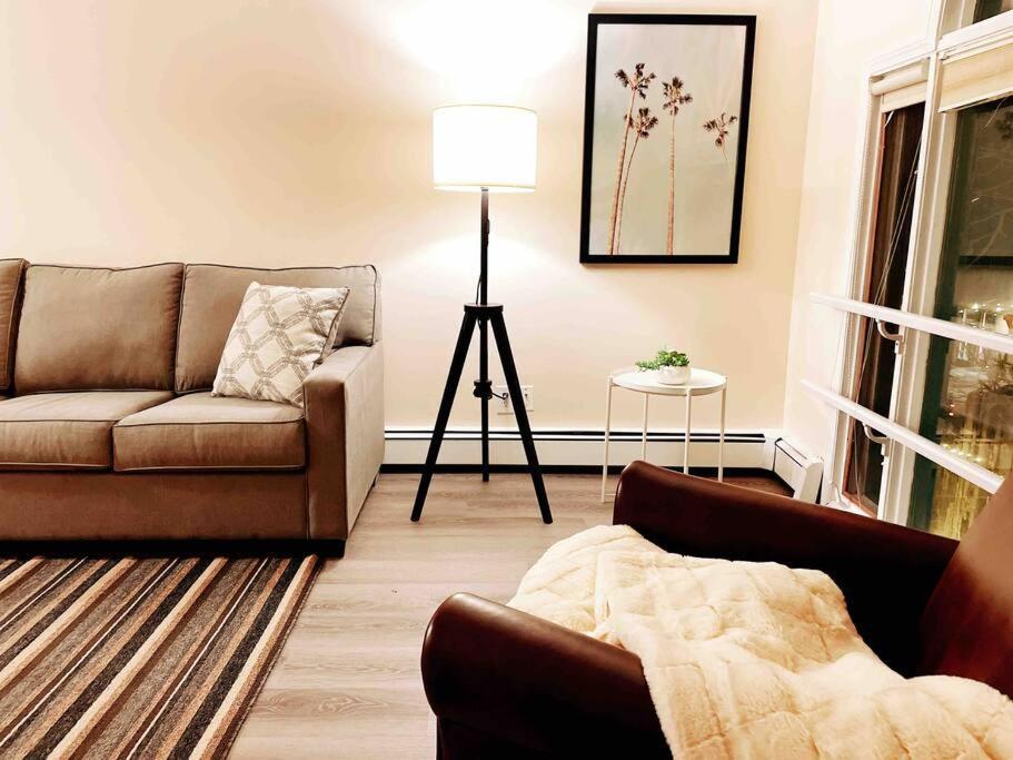 Unit #301 Mountain View 1Br In Canmore Down Town Extérieur photo